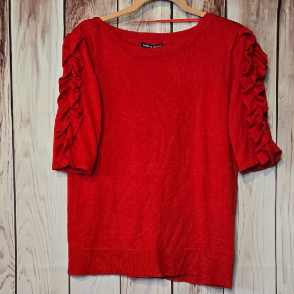 Cable & Gauge Red Ruffle 3/4 Sleeve Blouse Womens Large - Picture 1 of 8